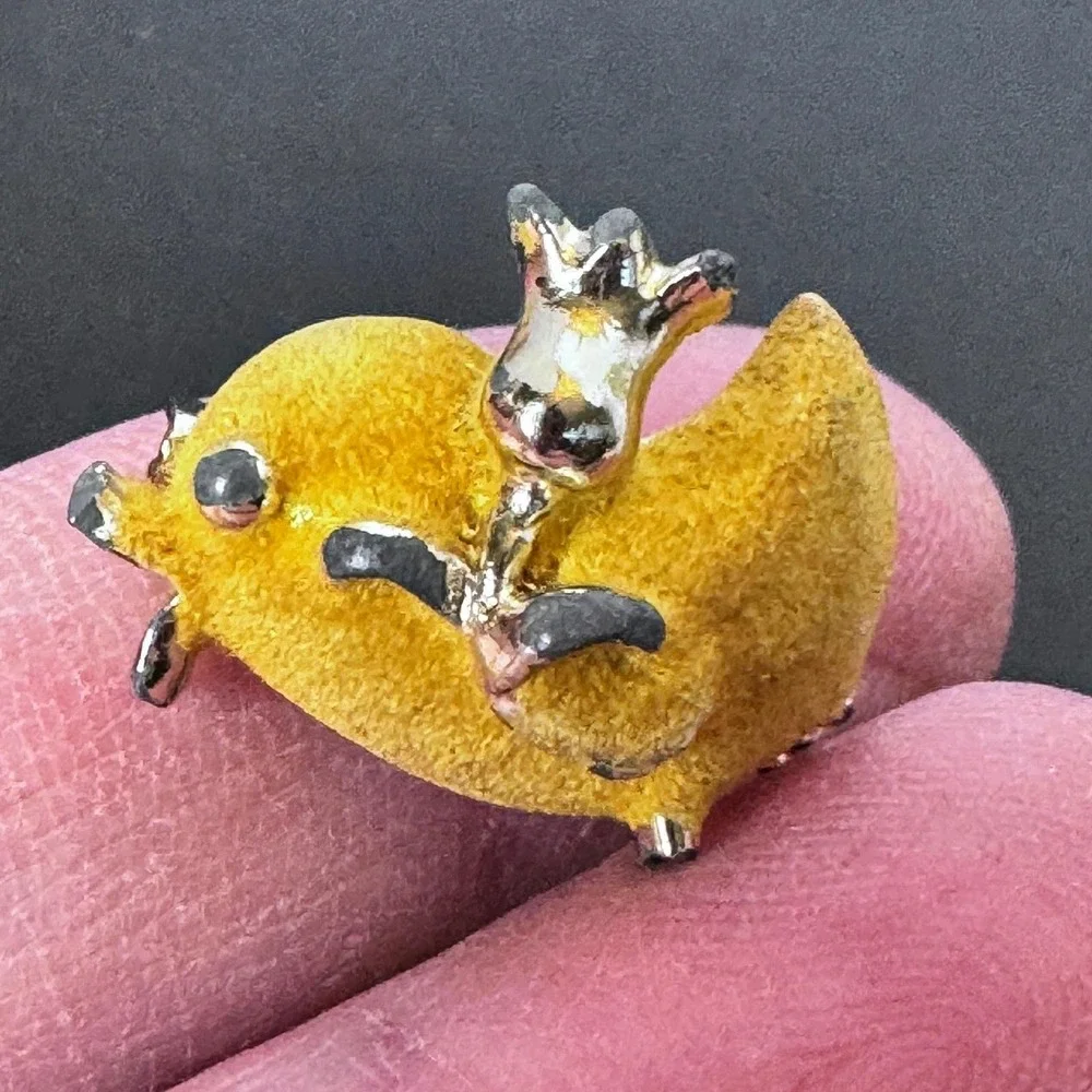Vintage Flocked Yellow Bird Kitsch Brooch Mid Century Modern Figural‎ Gold Tone